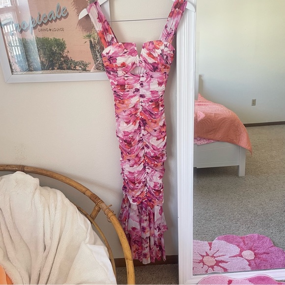 Hello Molly It’s Your World Dress - Picture 7 of 9